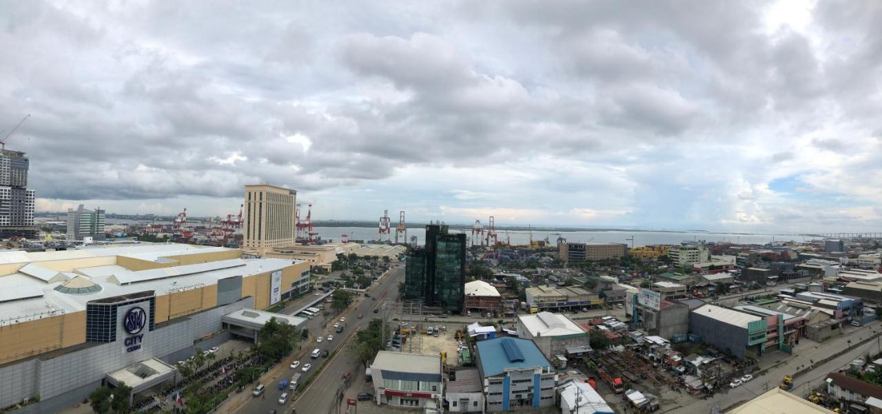 Sunvida Tower Residences Infront Of Sm City Cebu Exterior foto
