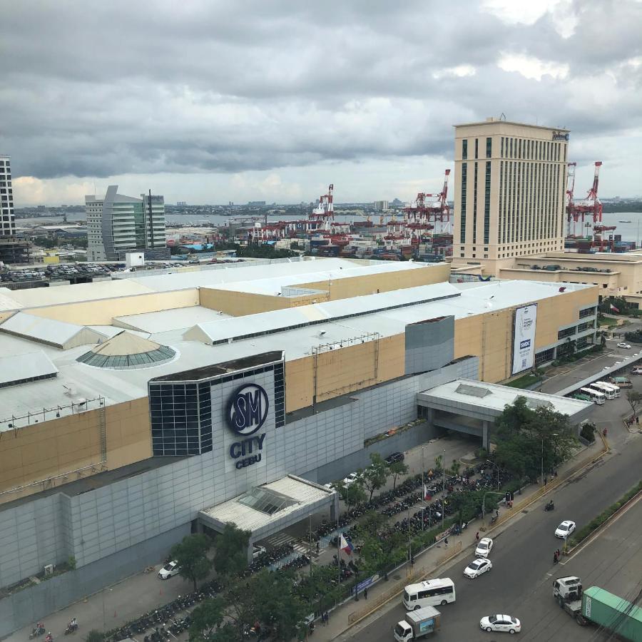 Sunvida Tower Residences Infront Of Sm City Cebu Exterior foto